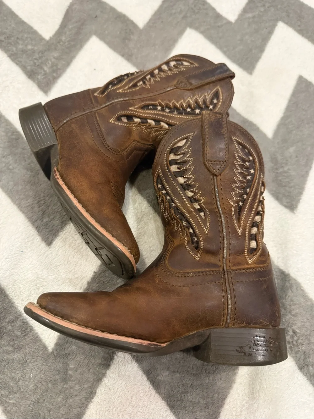 Ariat  YOUTH VentTek Leather Cowboy Boots-Size 9.5 Youth